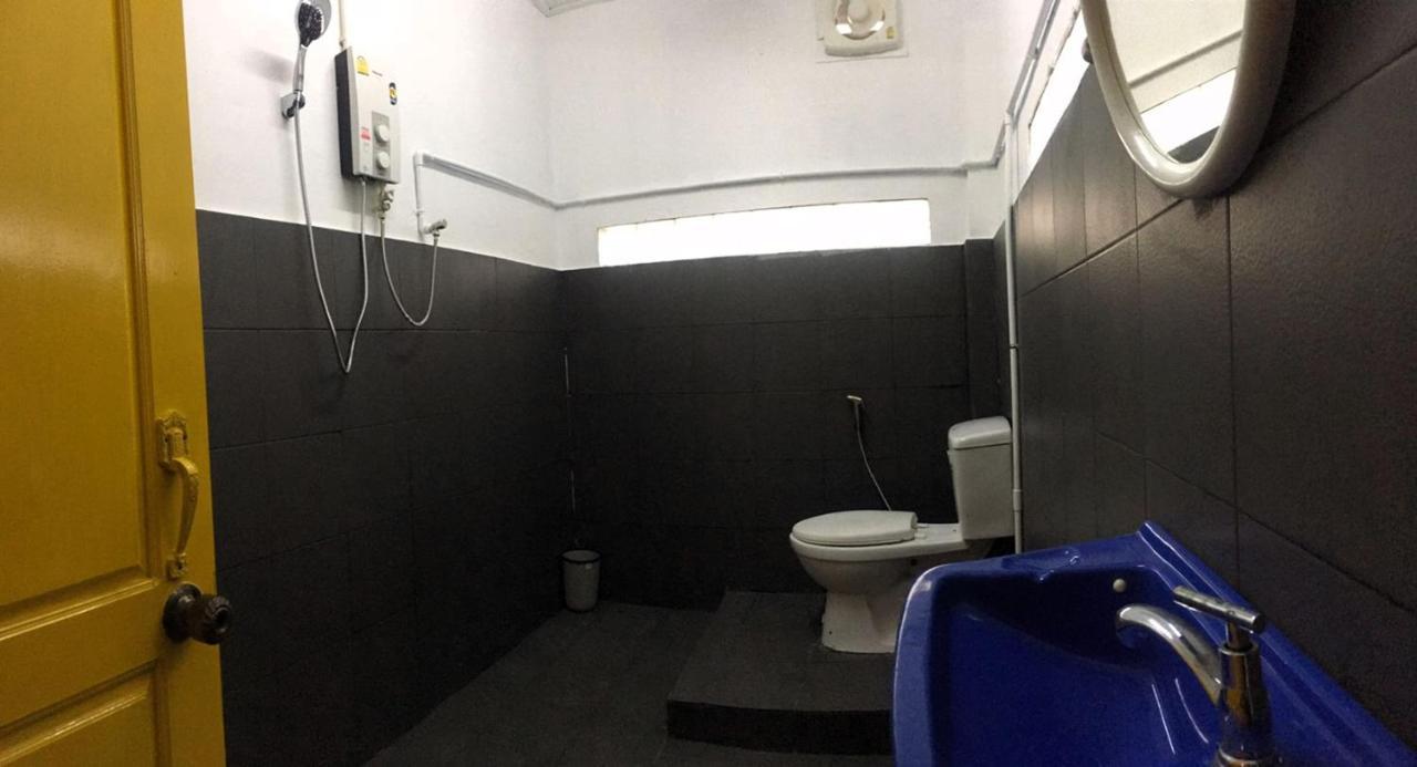 Bamboo Hostel Thakhek Eksteriør bilde